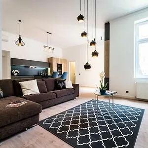 Regi Highrise Oasis , Budapest Ungarn